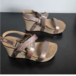 OTBT Women's Sandals Size 8.5 Pewter Brown Leather Platform Strappy
